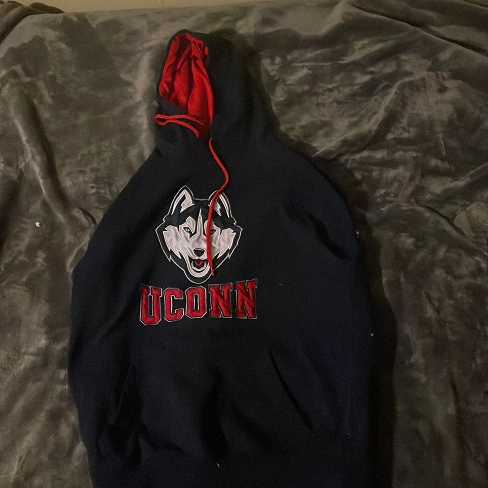 uconn sweatshirt